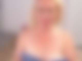 Live cam show with Lillit-Fabia - Striptease on Camsoda