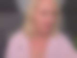 Lillit-Fabia MILF webcam performer live streaming