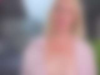 Lillit-Fabia MILF webcam performer live streaming