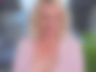 Lillit-Fabia MILF webcam performer live streaming