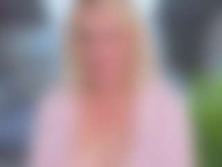 Lillit-Fabia MILF webcam performer live streaming