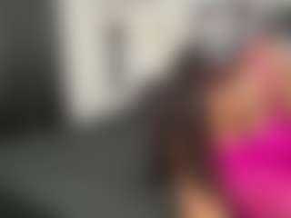 Live cam show with Msglitterbox - Squirt on TeamSkeetLive