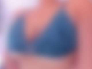 Live cam show with Pink-Velvet - Bedroom on Camsoda
