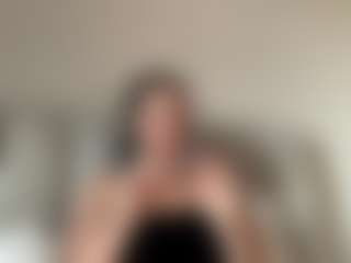 Live cam show with AveryHubric - New Toys on Cam Slut