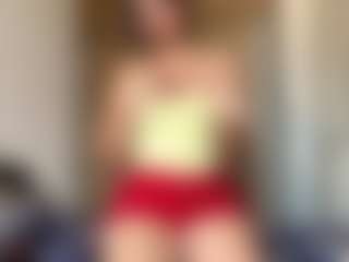 Live cam show with AveryHubric - Athletic Teen (18+) on Camsoda