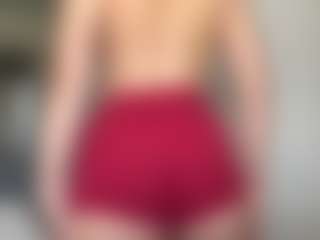 Live cam show with AveryHubric - Full Nudity on Dare Cams