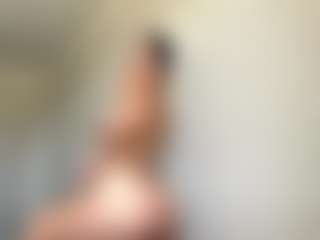 AveryHubric's Live Sex Cam Show