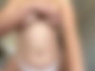 Live cam show with AveryHubric - Teen (18+) on SinfulBabes