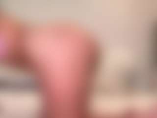 AveryHubric's Live Sex Cam Show