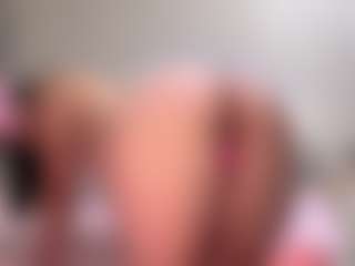 Live cam show with AveryHubric - Athletic on xxxlivecams.org