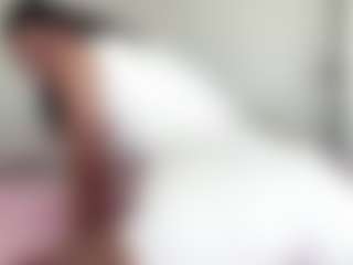 Live cam show with AveryHubric - Average on livesuperchat.net