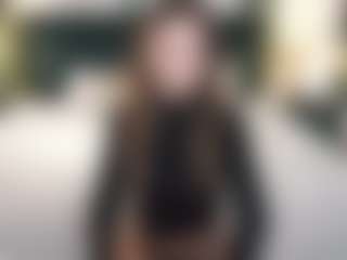 Live cam show with CyrenaLuxe - Brown Hair on Strip Flash - Live Sex Shows