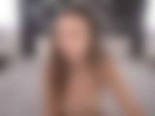 Live cam show with CyrenaLuxe - Tease Brown Hair on friskycurves.com