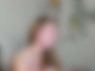 Live cam show with Eda-Viks - Legs on Livezox