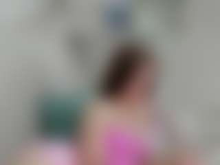 Live cam show with Eda-Viks - Sensual on Milfs Live