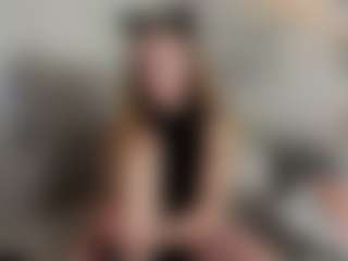 Live cam show with Eda-Viks - Brown Hair Petite on Soda Cam