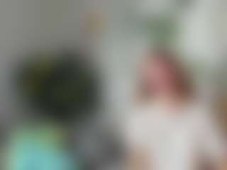 Live cam show with Eda-Viks - College Brown Hair on CamwithHer