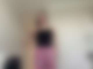 Live cam show with Kristy - Mature Young Adult on googirlz