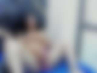 Ivonnee27's Live Sex Cam Show