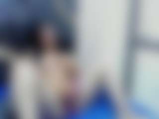 Ivonnee27's Live Sex Cam Show