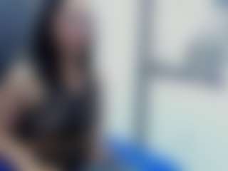 Ivonnee27's Live Sex Cam Show