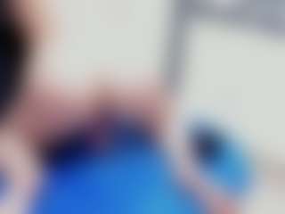 Ivonnee27's Live Sex Cam Show