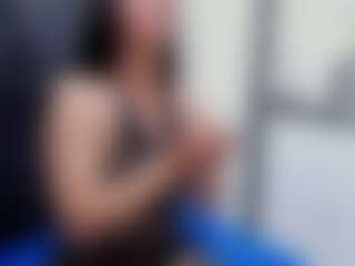 Ivonnee27's Live Sex Cam Show