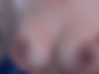 Ivonnee27's Live Sex Cam Show