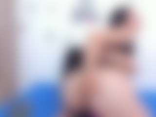 Ivonnee27's Live Sex Cam Show