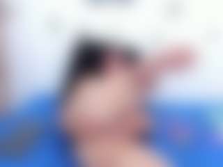 Ivonnee27's Live Sex Cam Show