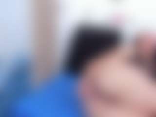 Ivonnee27's Live Sex Cam Show