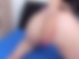 Ivonnee27's Live Sex Cam Show