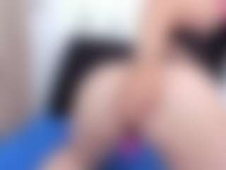 Ivonnee27's Live Sex Cam Show