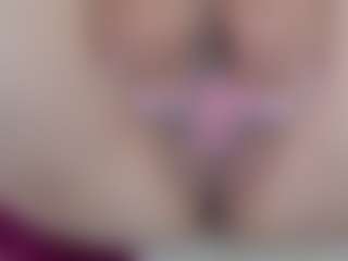 Ivonnee27's Live Sex Cam Show