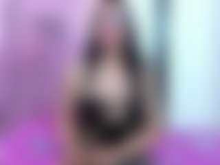 Ivonnee27's Live Sex Cam Show