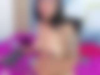 Ivonnee27's Live Sex Cam Show