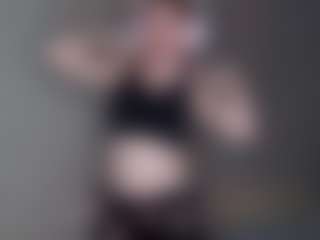 Live cam show with Julia - Young Adult on UwU Esports