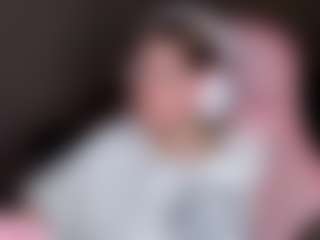 Julia's Live Sex Cam Show