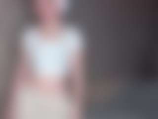 Live cam show with Julia - Teen (18+) on xplaylive.com