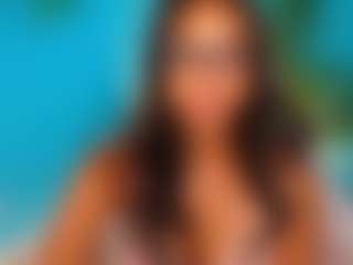 Live cam show with Louise-Flowers - Moaning on livesuperchat.net