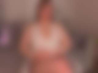 Live cam show with Mary-Forrest - Body Massage on Camsoda