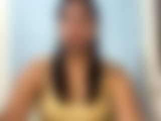 Live cam show with Rosa - New Shaved Pussy on xplaylive.com