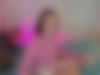 Live cam show with Tara-Linn - Small Tits on AdultVida.com