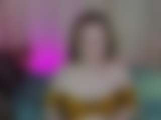Live cam show with Tara-Linn - New Petite on liverealitysex.com