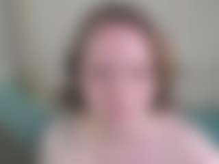 Live cam show with Tara-Linn - Camel Toe on Dolls Live