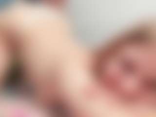 Live cam show with Lia - Red Hair on Camsoda