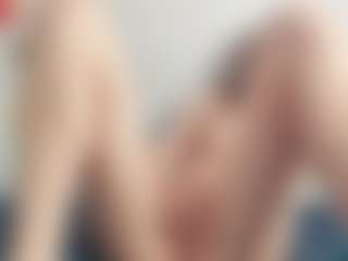Live cam show with Lia - Red Hair on friskycurves.com
