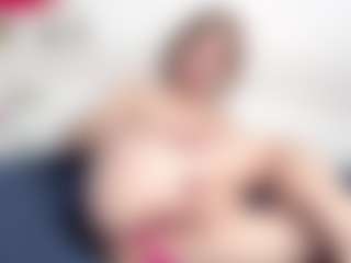 Live cam show with Lia - Small Tits on CSO-WL