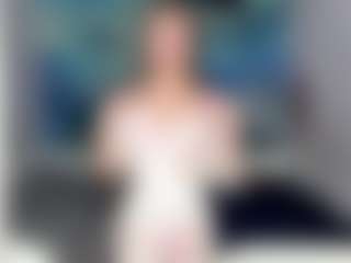 Live cam show with Lia - Red Hair Teen (18+) on xplaylive.com
