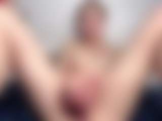 Live cam show with Lia - White on CamClone | united kingdom